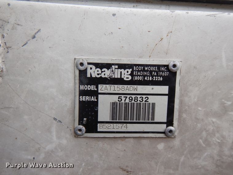 image for item FN9331 2005 International 4440  bucket truck