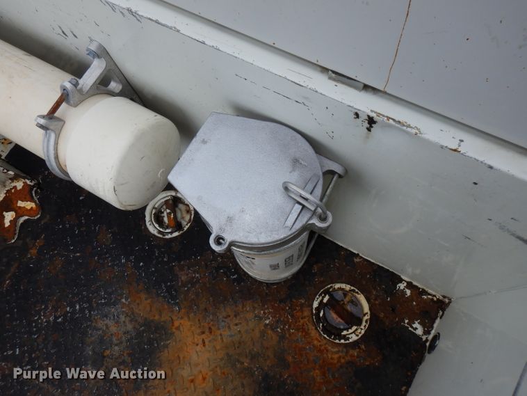 image for item FN9331 2005 International 4440  bucket truck