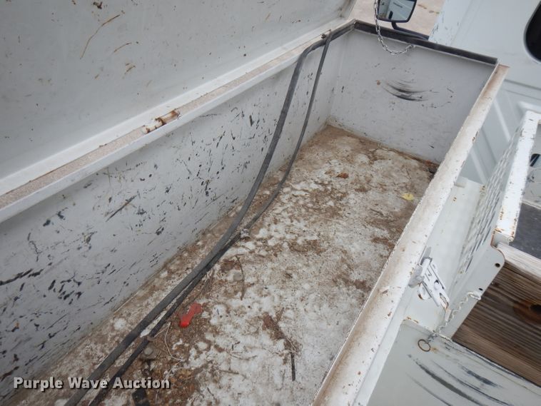 image for item FN9331 2005 International 4440  bucket truck