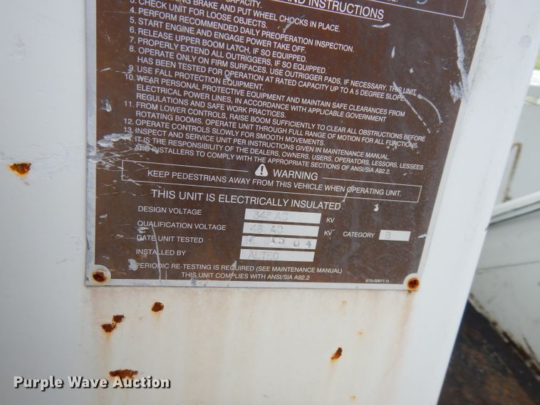 image for item FN9331 2005 International 4440  bucket truck