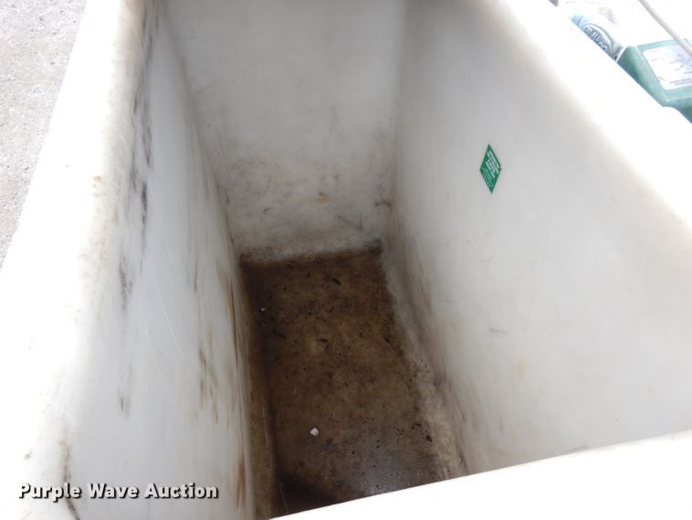 image for item FN9331 2005 International 4440  bucket truck