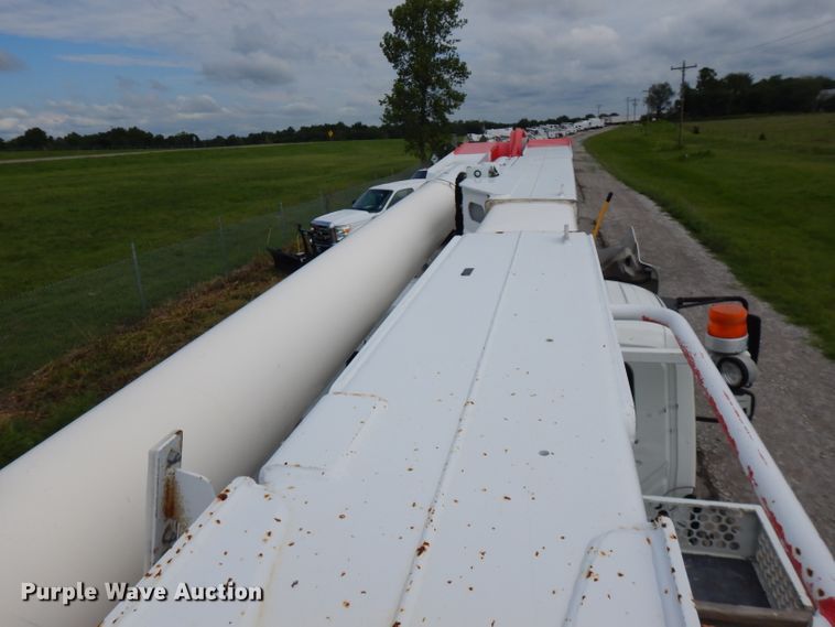 image for item FN9331 2005 International 4440  bucket truck