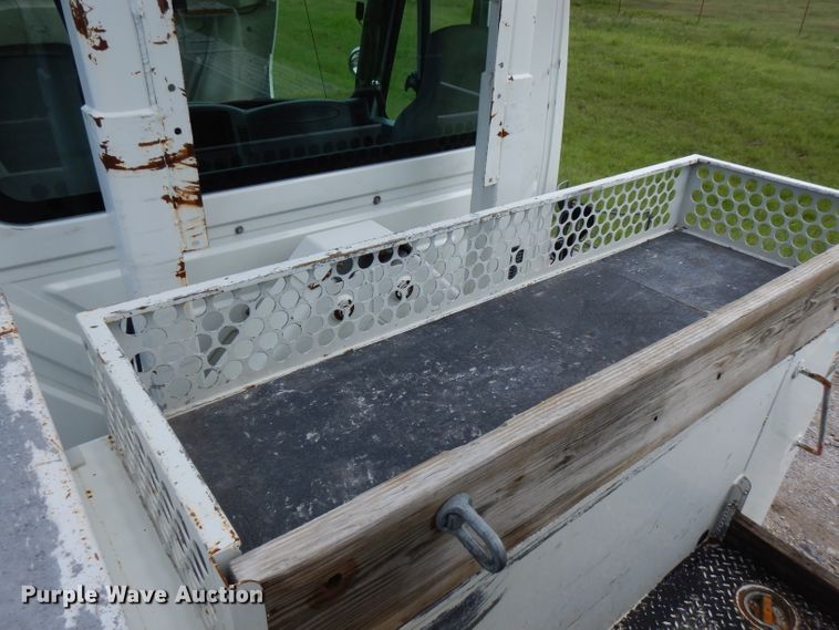 image for item FN9331 2005 International 4440  bucket truck