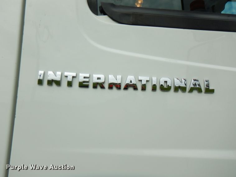 image for item FN9331 2005 International 4440  bucket truck