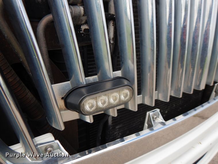 image for item FN9331 2005 International 4440  bucket truck