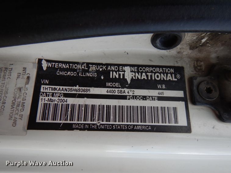 image for item FN9331 2005 International 4440  bucket truck