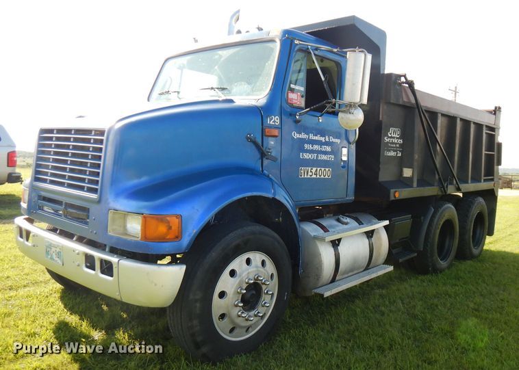 image for item FN9333 1999 International 8100  dump truck