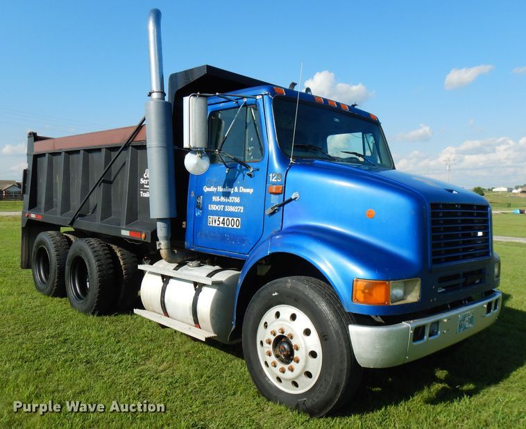 image for item FN9333 1999 International 8100  dump truck