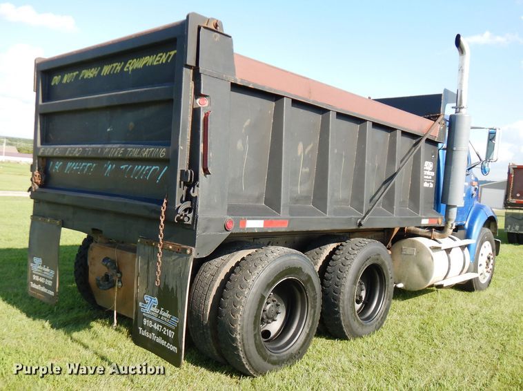 image for item FN9333 1999 International 8100  dump truck