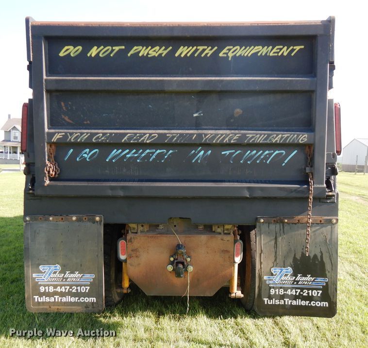 image for item FN9333 1999 International 8100  dump truck