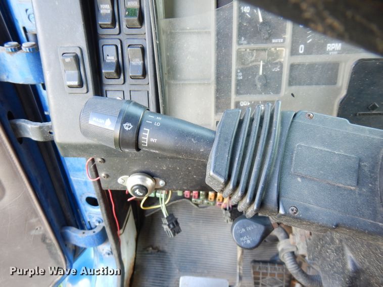 image for item FN9333 1999 International 8100  dump truck