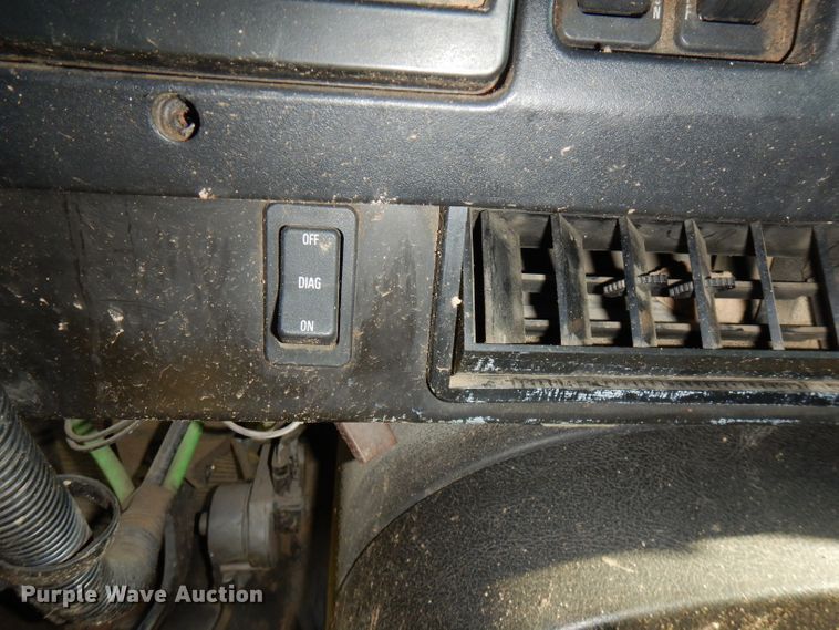 image for item FN9333 1999 International 8100  dump truck