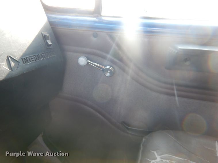 image for item FN9333 1999 International 8100  dump truck