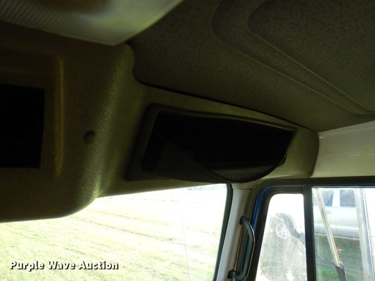 image for item FN9333 1999 International 8100  dump truck