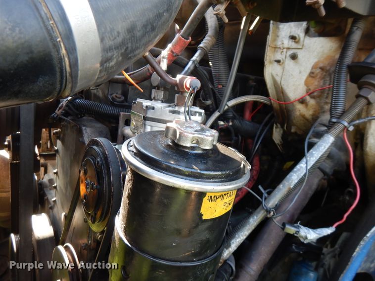 image for item FN9333 1999 International 8100  dump truck