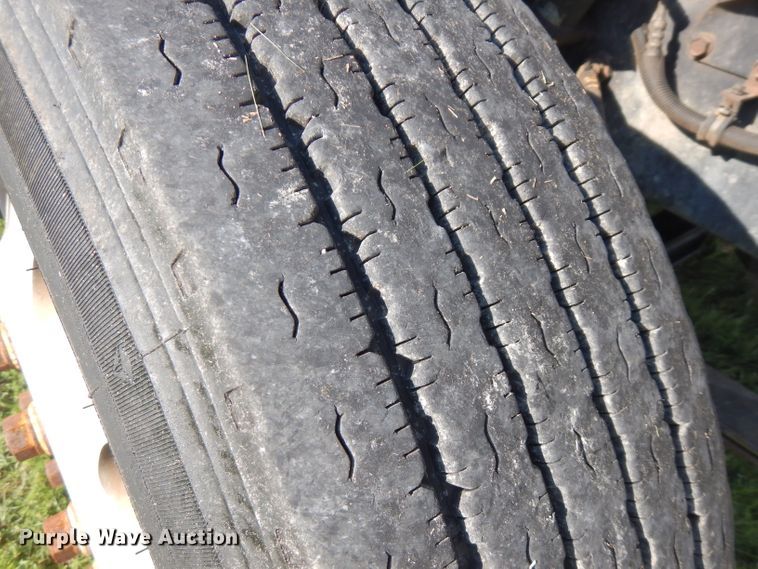 image for item FN9333 1999 International 8100  dump truck