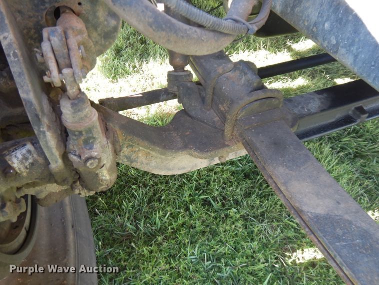 image for item FN9333 1999 International 8100  dump truck