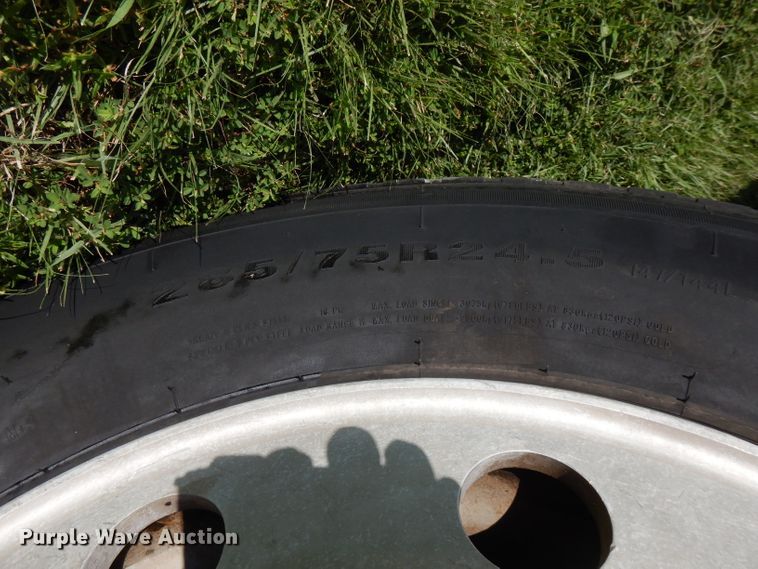 image for item FN9333 1999 International 8100  dump truck