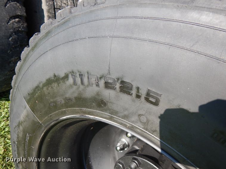 image for item FN9333 1999 International 8100  dump truck