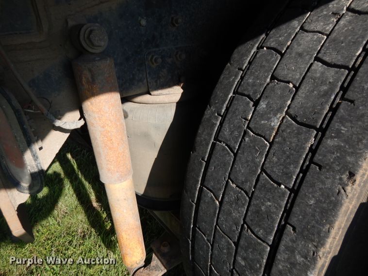 image for item FN9333 1999 International 8100  dump truck