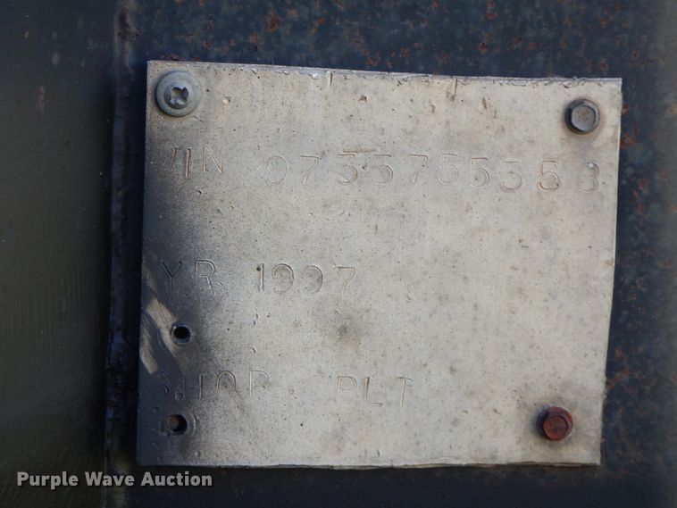 image for item FN9333 1999 International 8100  dump truck