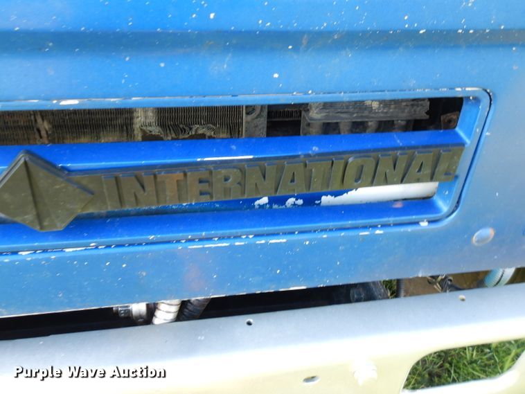 image for item FN9333 1999 International 8100  dump truck