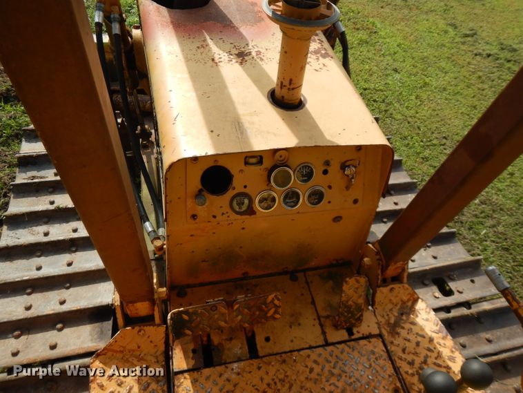 image for item FN9334 1974 Case 450  dozer