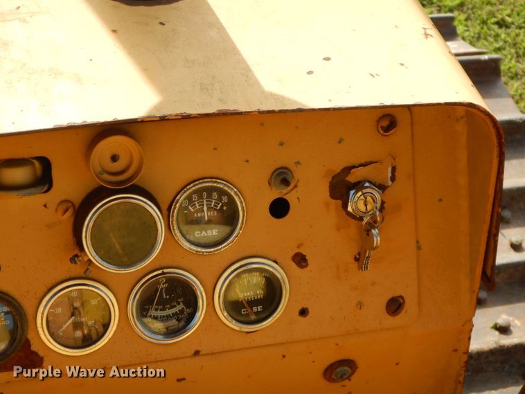 image for item FN9334 1974 Case 450  dozer