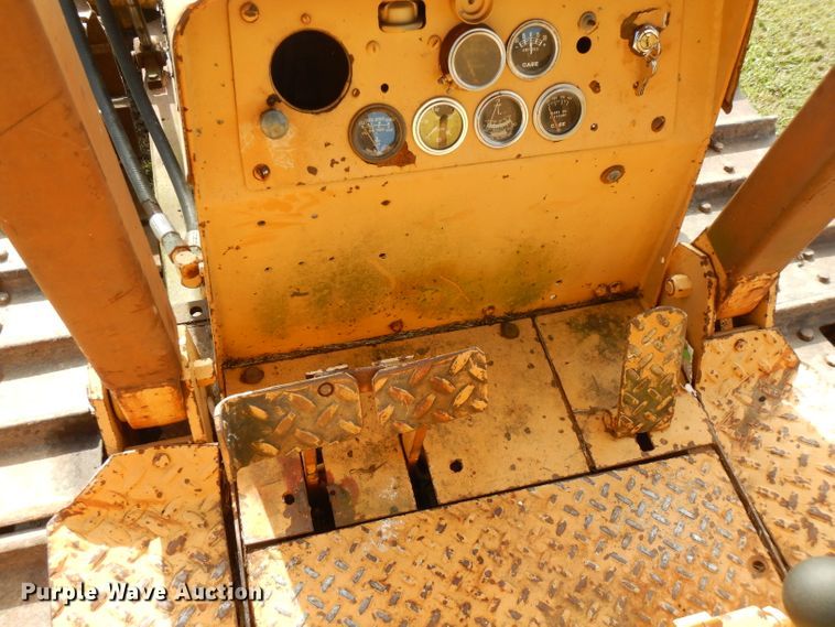 image for item FN9334 1974 Case 450  dozer