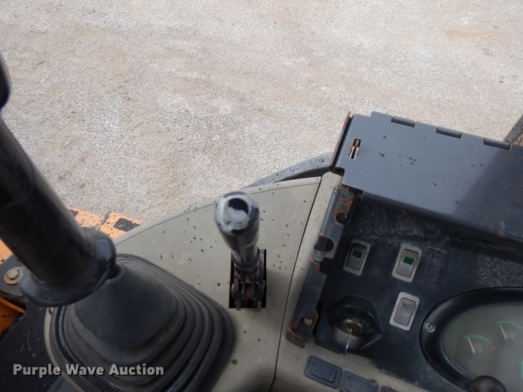 image for item FN9335 2007 Case 570MXT  landscape tractor