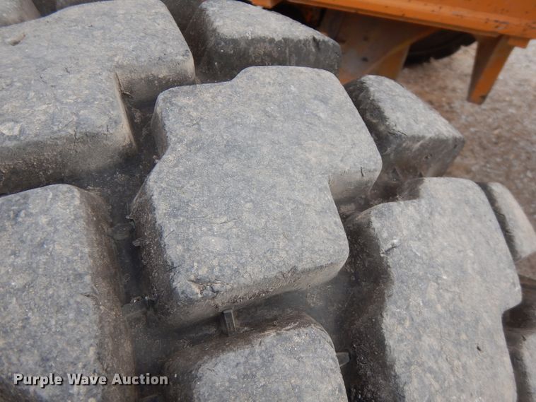 image for item FN9335 2007 Case 570MXT  landscape tractor