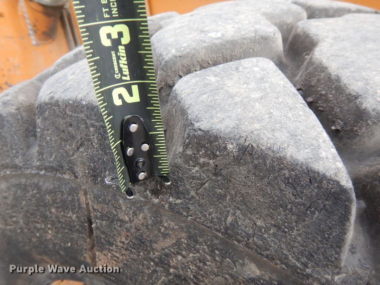 image for item FN9335 2007 Case 570MXT  landscape tractor