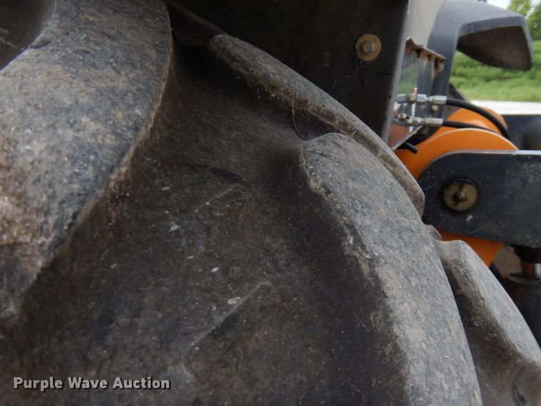 image for item FN9335 2007 Case 570MXT  landscape tractor