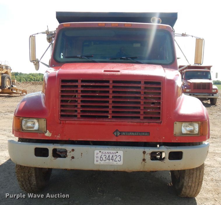 image for item FN9337 1998 International 4900  dump truck