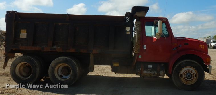 image for item FN9337 1998 International 4900  dump truck