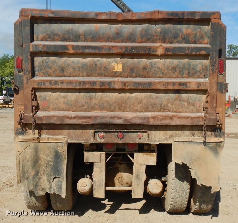image for item FN9337 1998 International 4900  dump truck