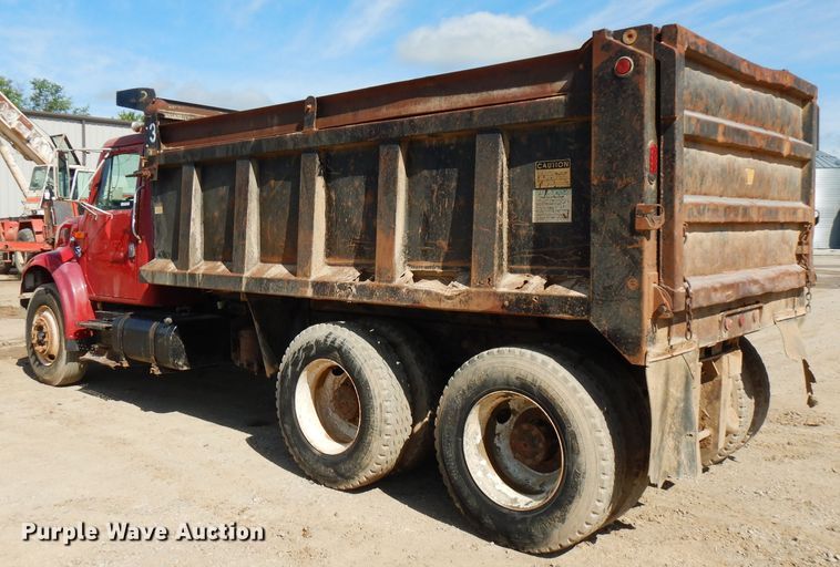 image for item FN9337 1998 International 4900  dump truck