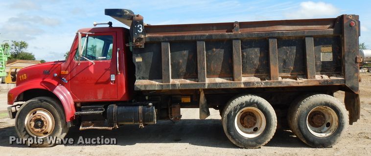 image for item FN9337 1998 International 4900  dump truck