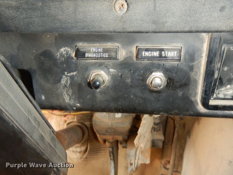 image for item FN9337 1998 International 4900  dump truck