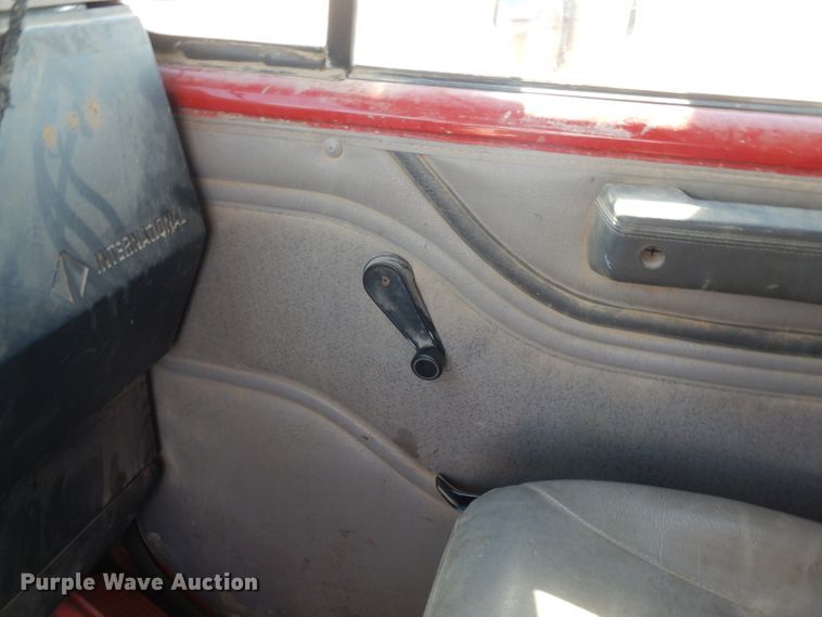 image for item FN9337 1998 International 4900  dump truck