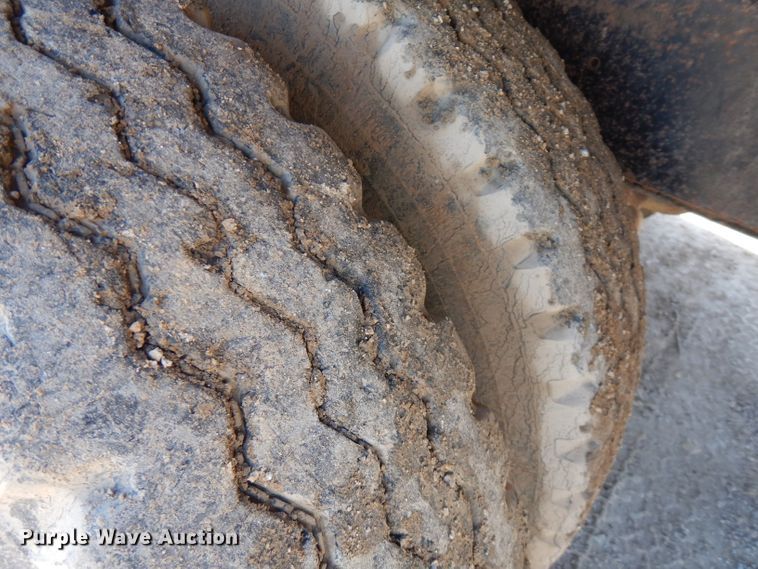 image for item FN9337 1998 International 4900  dump truck