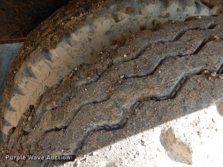 image for item FN9337 1998 International 4900  dump truck