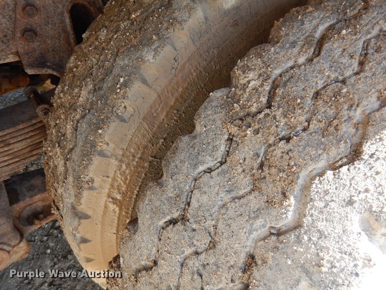 image for item FN9337 1998 International 4900  dump truck