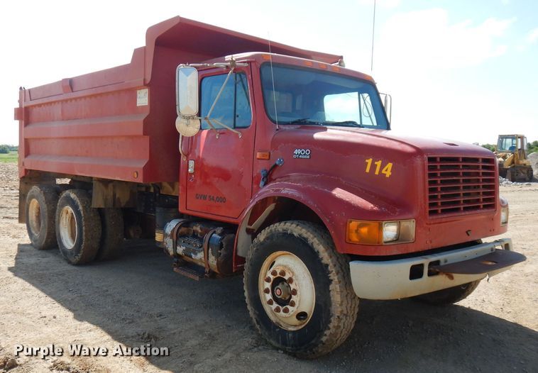 image for item FN9338 2000 International 4900  dump truck