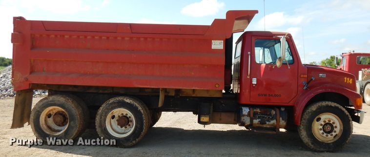 image for item FN9338 2000 International 4900  dump truck