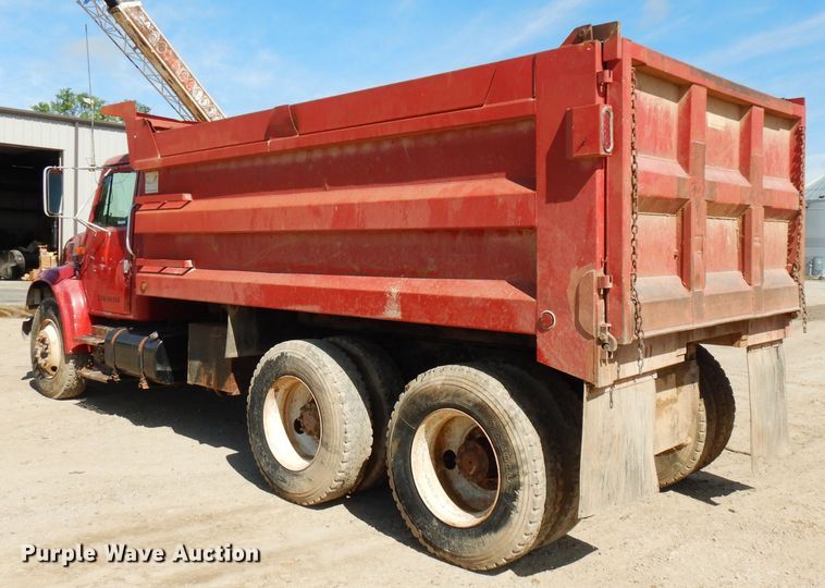 image for item FN9338 2000 International 4900  dump truck