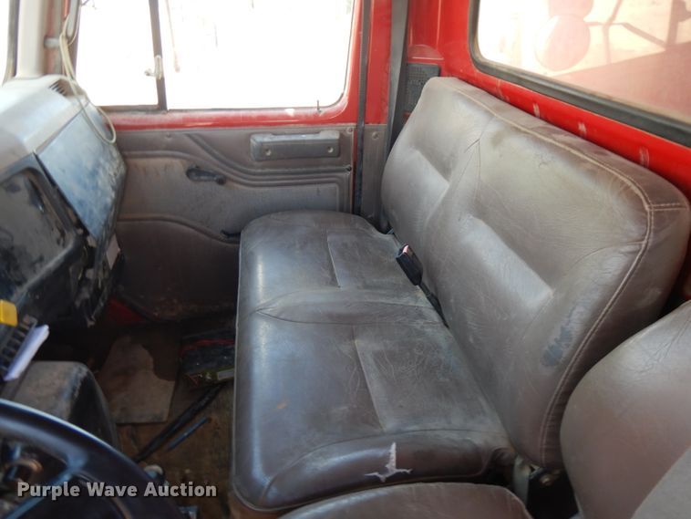 image for item FN9338 2000 International 4900  dump truck