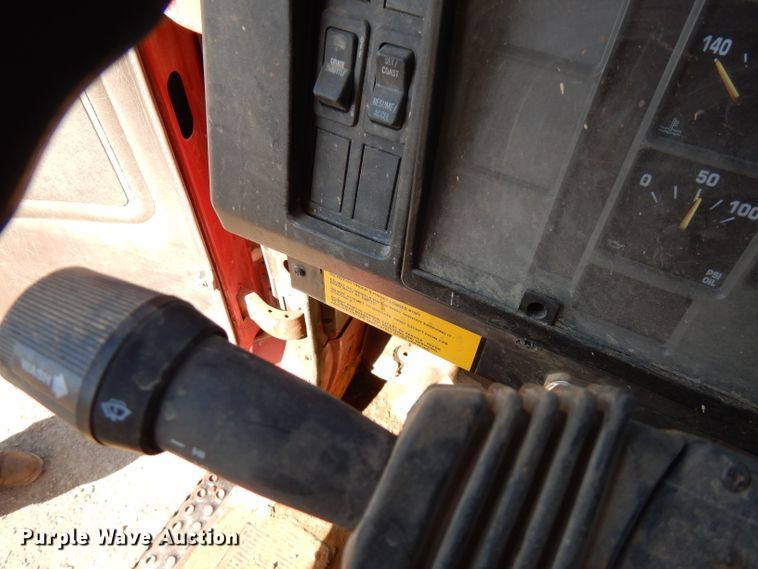 image for item FN9338 2000 International 4900  dump truck