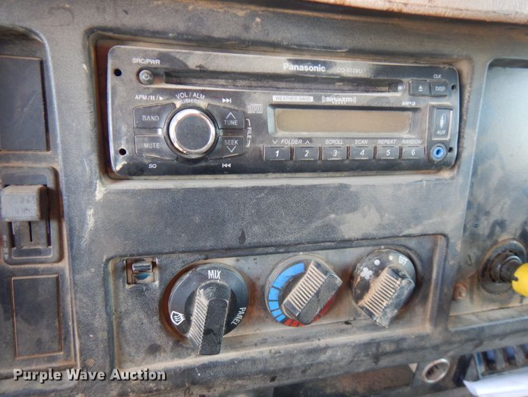 image for item FN9338 2000 International 4900  dump truck