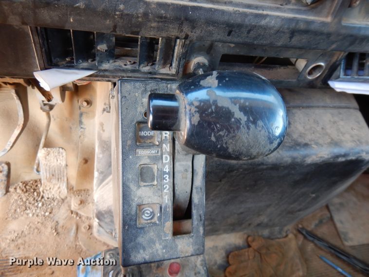 image for item FN9338 2000 International 4900  dump truck